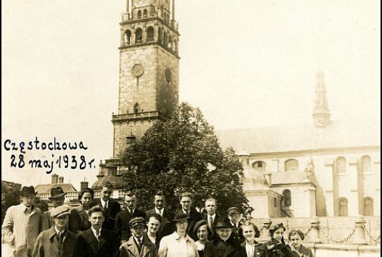 fotografia z pielgrzymki dziękczynnej maturzystów z SierBinkowski. 1938 r
