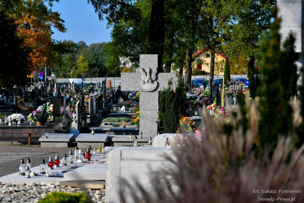 Cmentarz parafialny SieradzMęka SieradzPraga.pl